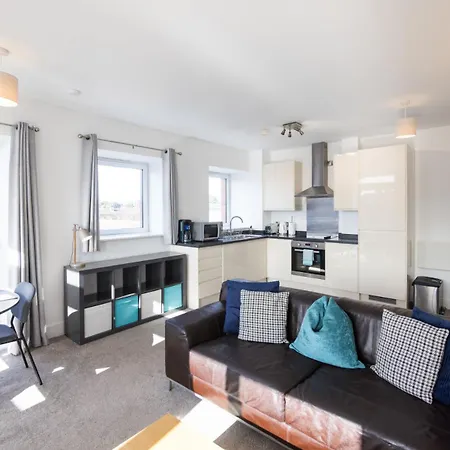 Apartment Entire 2 Bed - Free Parking - 45 - The Cosy Collection *