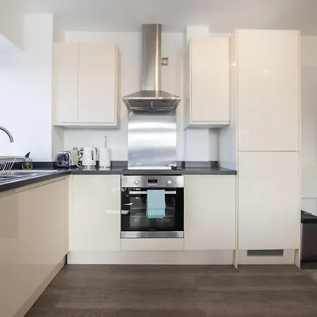 Apartment Entire 2 Bed - Free Parking - 45 - The Cosy Collection *