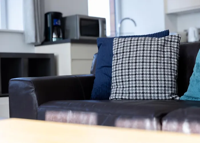 Апартаменты Entire 2 Bed - Free Parking - 45 - The Cosy Collection