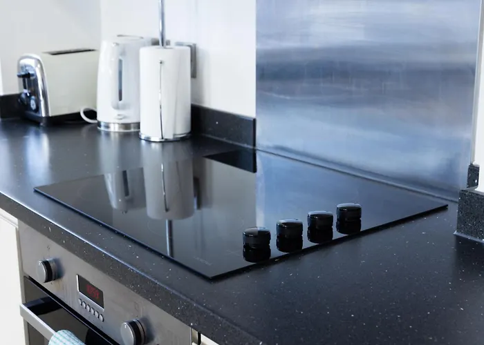 Entire 2 Bed - Free Parking - 45 - The Cosy Collection Апартаменты *