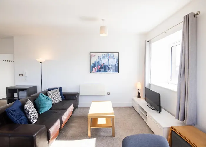 Entire 2 Bed - Free Parking - 45 - The Cosy Collection Апартаменты *